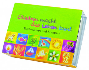 Taschenlampe und Kompass