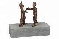 Wiedersehen - Bronzefiguren auf Anröchter Blaustein