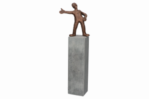 Willkommen - Bronzefigur auf Anröchter Blaustein