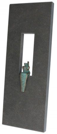Schieferrelief mit Bronzefigur Angel