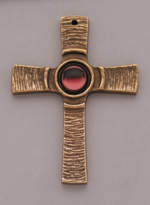 Bronzekreuz mit rotem Stein