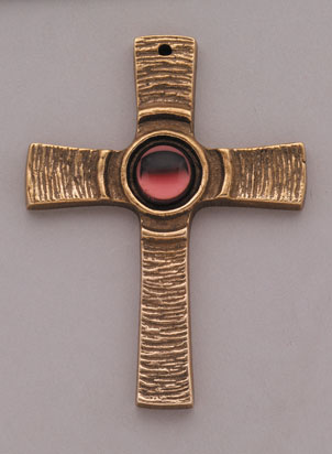 Bronzekreuz mit rotem Stein